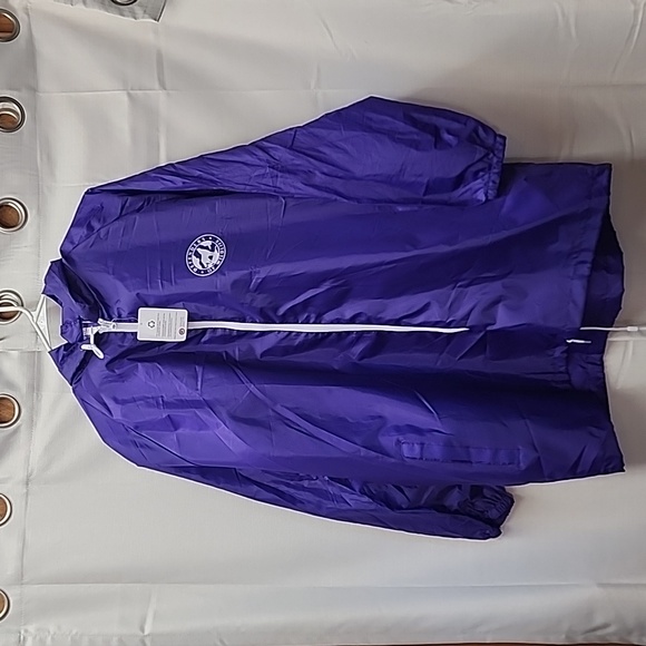 Defenders of Animals Other - NWT Defenders of animals rain jacket